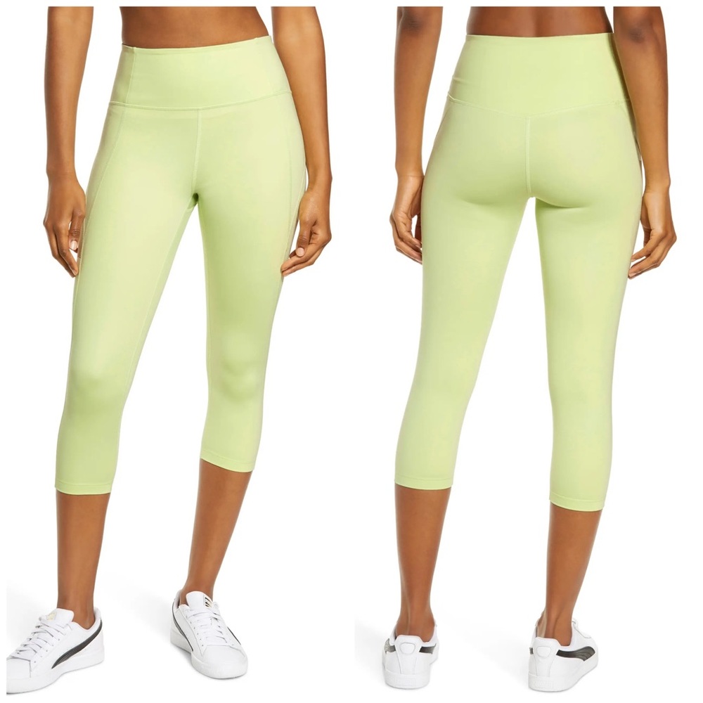 Girlfriend Collective High Waist Capri Leggings in butterfly small